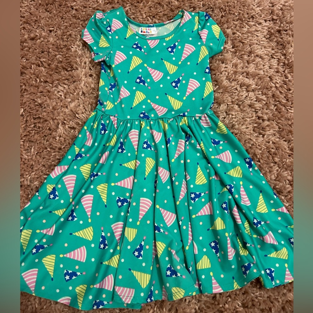 Dot Dot Sz 5/6 cap sleeve dress